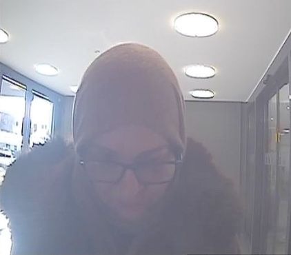 POL-BO: Öffentlichkeitsfahndung: Wer kennt diese Frau?