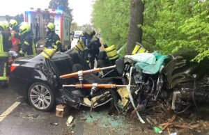 Bei einem schweren Verkehrsunfall in der Resser Mark wurden 2 Personen verletzt #Gelsenkirchen