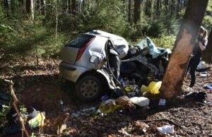 25-jährige Autofahrerin bei Unfall auf Bundesstraße 74 tödlich verletzt