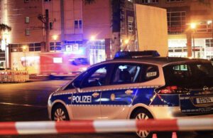 Schwerer Verkehrsunfall auf der Tauentzienstraße in Charlottenburg: Eine Person verstorben, mehrere Verletzte