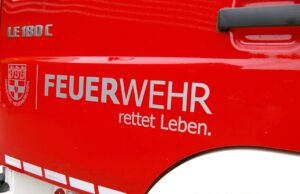 Explosion in einem Wohnhaus in Memmingen – Einsatzkräfte finden leblose Person in den Trümmern