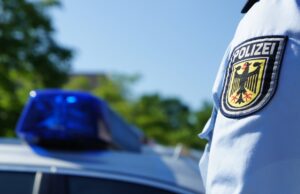 Polizei greift ein – Auseinandersetzungen bei St. Pauli Spiel