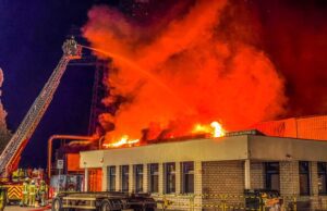 Dresden: Großbrand in einem Entsorgungsbetrieb