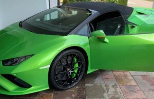 Hochwertiger Sportwagen nach Einbruch in Wohnhaus entwendet