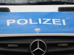 Messerangriff in Saarbrücker Innenstadt – Polizei fahndet nach unbekanntem Mann