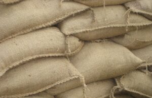 Landkreis Günzburg ruft Katastrophenfall aus sandbags, jute bags, flood 2013