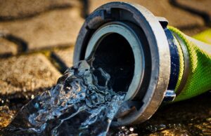 Landkreise Freising und Donau-Ries stellen Katastrophenfall fest water, fire hose, hose