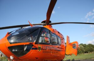 Brand nach einer Explosion in einer Asylbewerberunterkunft im Landkreis Harburg helicopter, rescue, air rescue