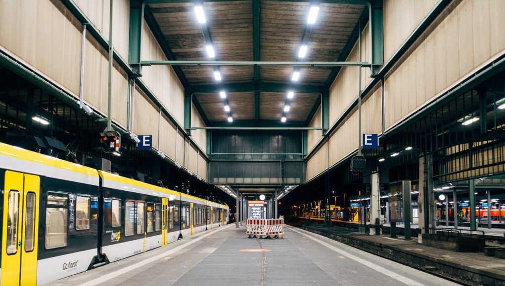 train, train station, platform