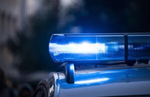 Fahndung der Polizei: Mann lässt Sprengstoff zurück und flüchtet police, cop, emergency