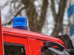 Parkentin: Brand einer Lagerhalle auf Deponiegelände fire fighters, red, fire truck