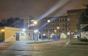 Sicherheitsvorfall am Zaun: Zwei Beamte in Berlin-Wittenau schwer verletzt