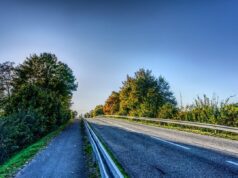 Arbeitsunfall bei Straßenbauarbeiten: Explosion einer Teermaschine in Köwerich – Drei Verletzte road, path, tar, asphalt, trees, green, multicoloured, heaven, blue, fall, sun, mood, hdr, high dynamic range, contrast, landscape, nature